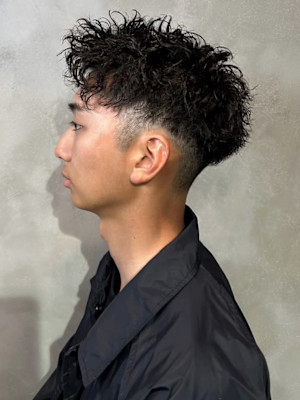 ツイストスパイラルパーマ　刈り上げショート　束感スタイリング