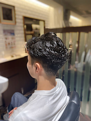 七三分け/ツーブロック／ビジネスパーマ