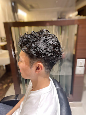 七三分け/ツーブロック／ビジネスパーマ