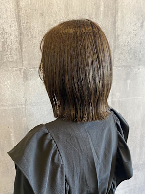 ぱつっとボブ×ベージュ