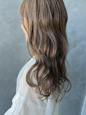 ミルクティーベージュ