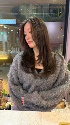 オリーブグレージュ