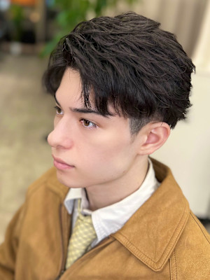 メンズ　短髪　ショートツーブロック　束感　刈り上げ　前髪