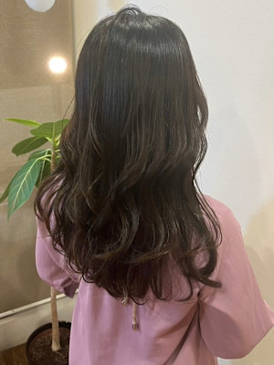 グレージュカラー　巻き髪ロング　透明感カラー　艶髪カラー