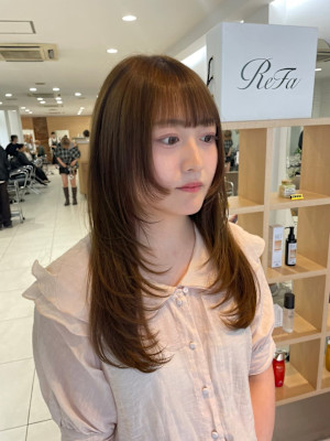 オリーブベージュ×レイヤーカット