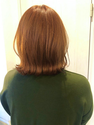 オレンジベージュ