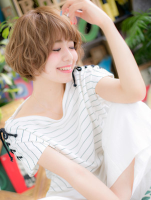 アシンメトリー暖色系カラー外国人風ボブルフ　くすみベージュ