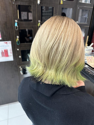 ネオングリーン裾カラー【錦糸町北口】