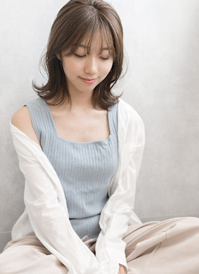 まとまる☆ミディアムヘア☆オリーブベージュ