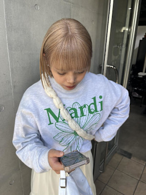 ミルクティーベージュ　グレージュ　切りっぱなしボブ