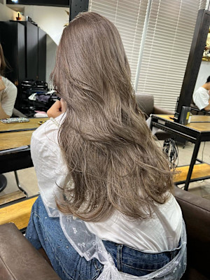 ミルクティーベージュ　グレージュ　切りっぱなしボブ