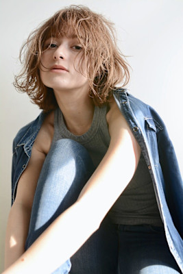 feather midi × high beige