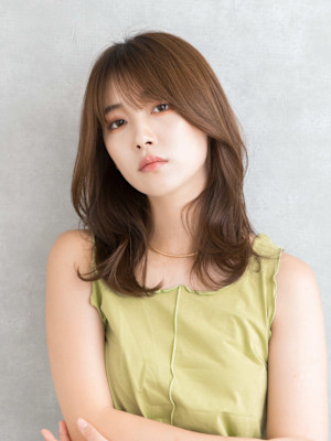 小顔/サイドバング/うる艶髪/ナチュラルカールセミディ