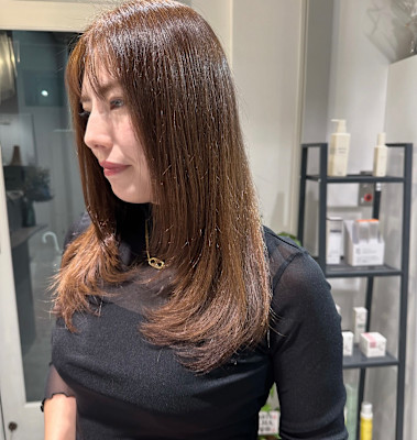 流行りの顔周りレイヤーカットで柔らかい雰囲気に◎