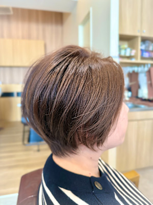 ショートボブ×透明感カラー