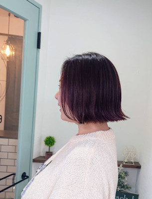 ピンクベージュ