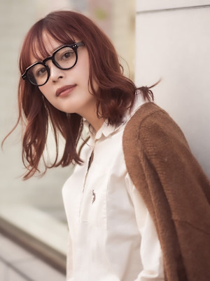 髪質改善 ピンクベージュ　ミディアム　暖色系カラー 韓国ヘア