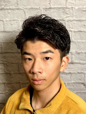 アイロンパーマでつくる『アップバングショート』