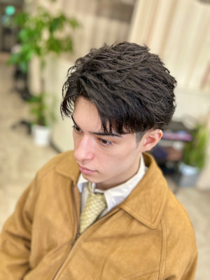 短髪/メンズ/銀座/東京/男性/前髪あげ/ツイストパーマ