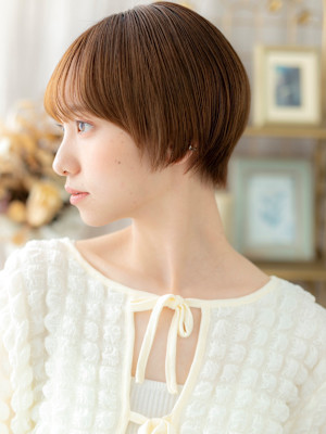 ヘルシースタイル前下がりミニマムショートアプリコットオレンジ