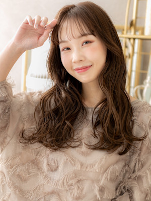 くせ毛風大人かわいいラフウェーブ抜け感ヘア　韓国風巻き