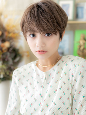 透明感オリーブグレージュ小顔ウルフカット　細めハイライト