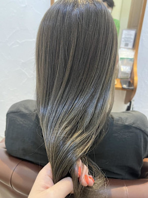 カーキグレージュ