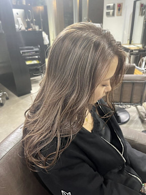 ハイライト バレイヤージュ  デザインカラー シルバーカラー