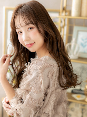 くせ毛風大人かわいいラフウェーブ抜け感ヘア　韓国風巻き