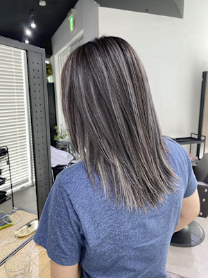 ハイライト バレイヤージュ  デザインカラー シルバーカラー