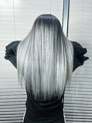 ハイライト バレイヤージュ  デザインカラー シルバーカラー