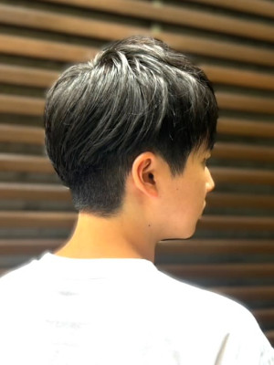 ビジネスフレンチカジュアルかきあげバングツーブロックショート