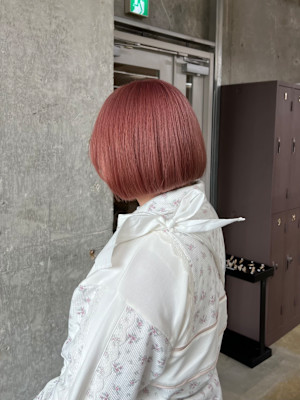 ピンクベージュ