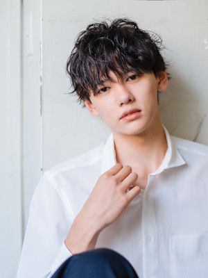 波巻きパーマ×メンズマッシュ