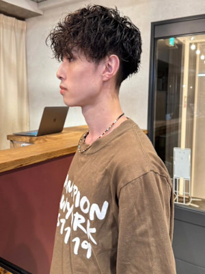 ツイストスパイラルパーマ　マッシュパーマ　束感　ツーブロック