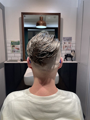 スキンフェード/ハードパート/七三分け