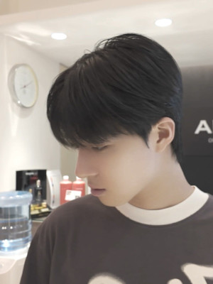 韓国ヘア ダウンパーマ 髪質改善 カルマヘア メンズ韓国ヘア