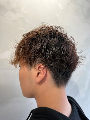 メンズ　無造作ウェーブショートスタイル　