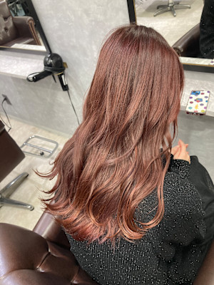 ピンクベージュ