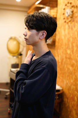 センターパート×ワンカールパーマ