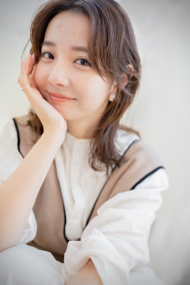 韓国風かきあげバング　ミディアムレイヤー　前髪パーマ