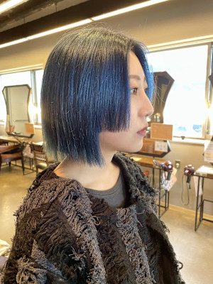 ブルー/顔周りカット/ダブルカラー