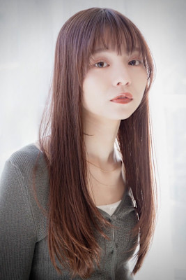 ストレートロング　ローレイヤーカット
