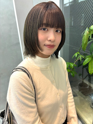 【KARIN】ボブレイヤー×オリーブカラー