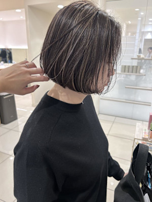 秋冬細めボブ白髪ぼかしハイライト