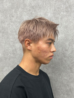 メンズヘア　ハイトーン　スパイキーショート　メンズショート