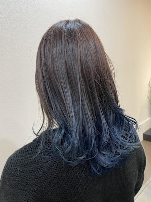 ブルーのグラデーションカラー