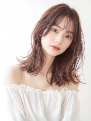 レイヤーカット　外ハネミディアム　マロンベージュ