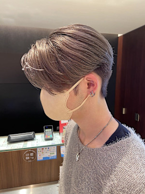 韓国ヘア センターパート シルバーグレイアッシュ メンズ 