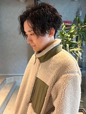 ツイストスパイラルパーマ　メンズミディアム　束感　前髪なし